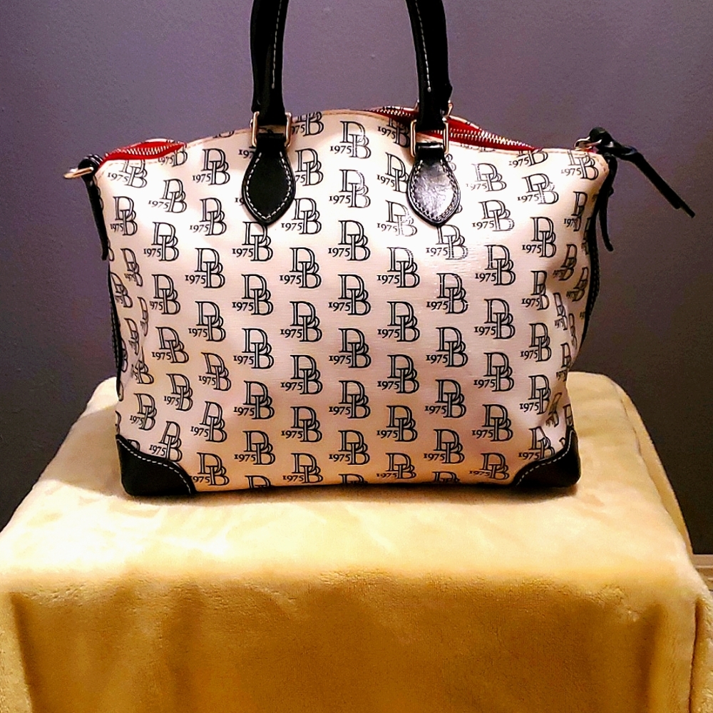 Dooney & Bourke Bag 👜